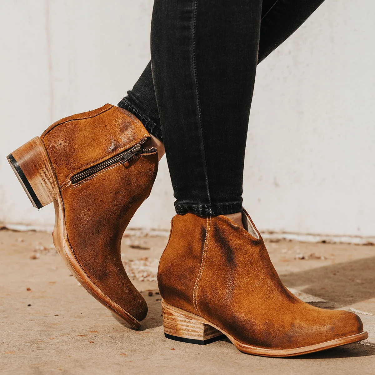 Image of Hippy - Cognac Suede