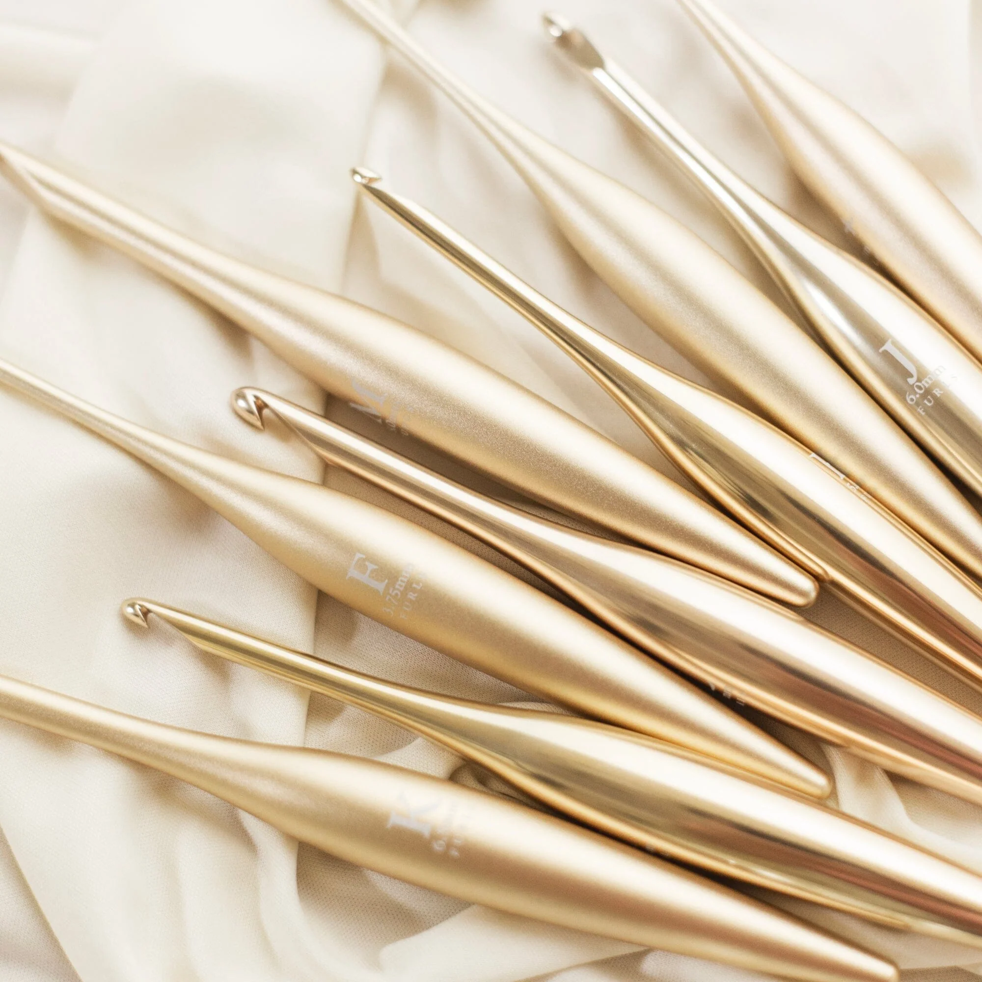 Image of Gold Streamline Metal Crochet Hooks