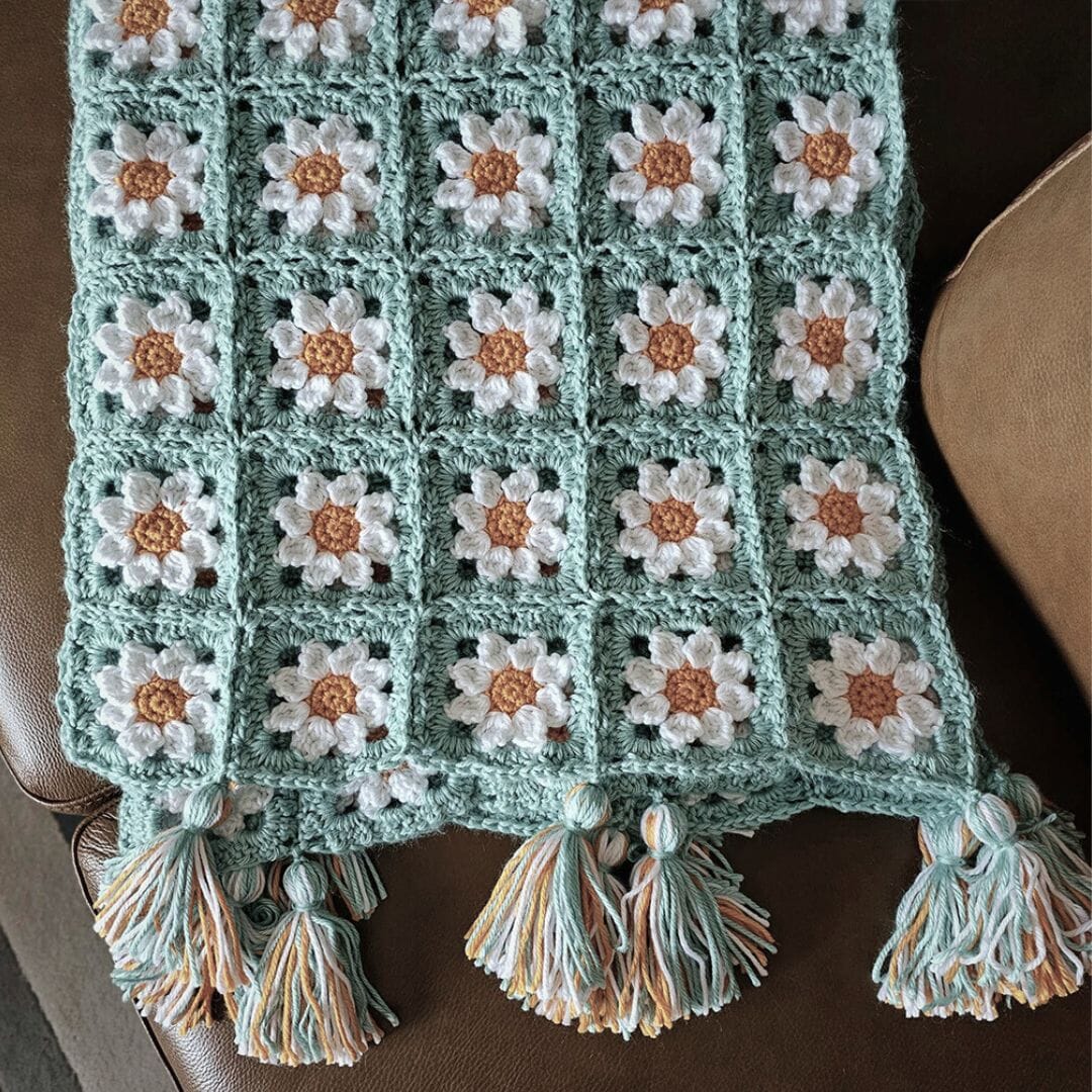 Image of Daisy Squares Throw Wander Kit