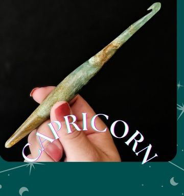 Capricorn: 1 sage green/gold hook