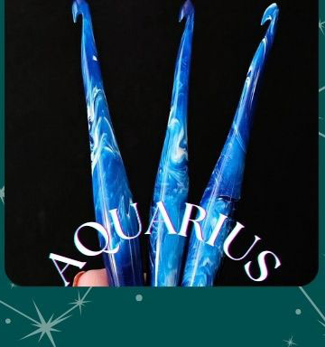 Aquarius: 3 blue/white swirl hooks
