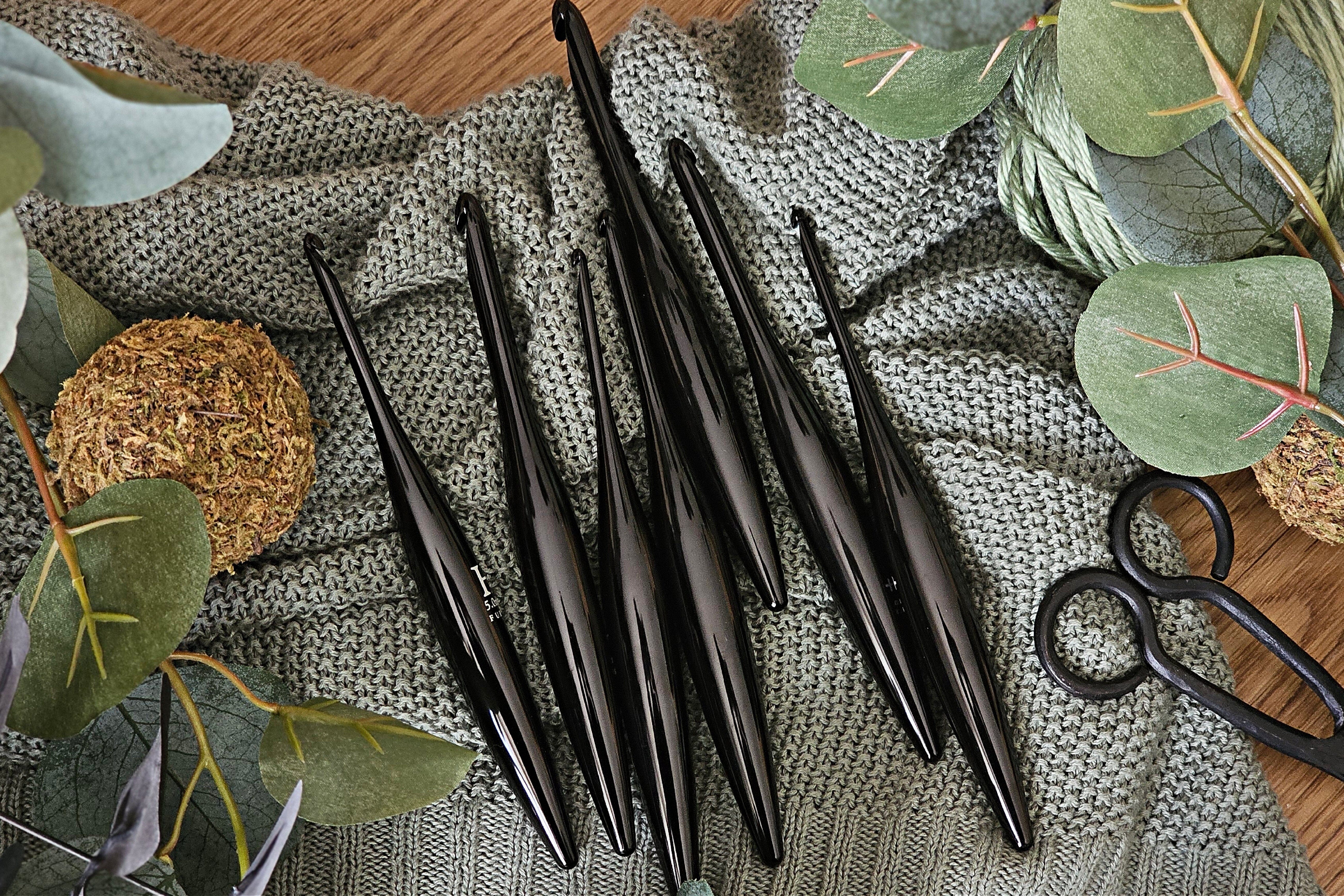Image of Onyx Streamline Metal Crochet Hooks