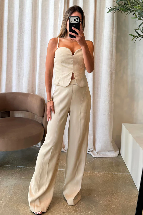 NAIA SET
