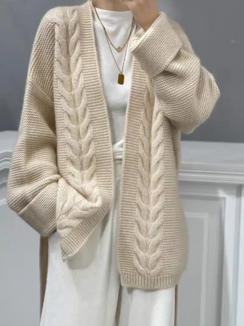 Image of Gentle Short Cable Wool Cardigan