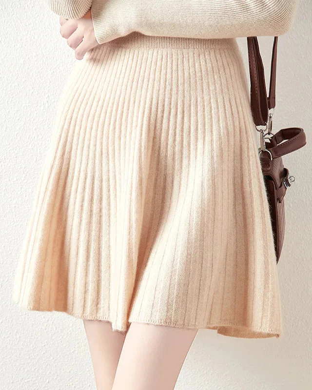 Image of Wool Knitted Fashionable Solid-Color Short Skirt