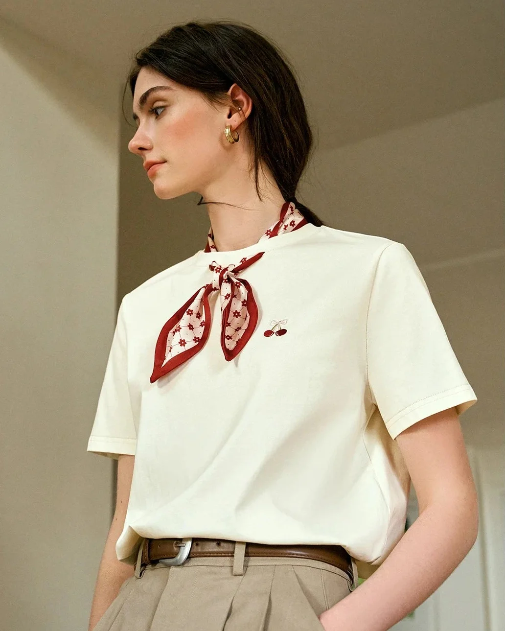 Image of T-Shirt With Embroidered Scarf At The Neckline