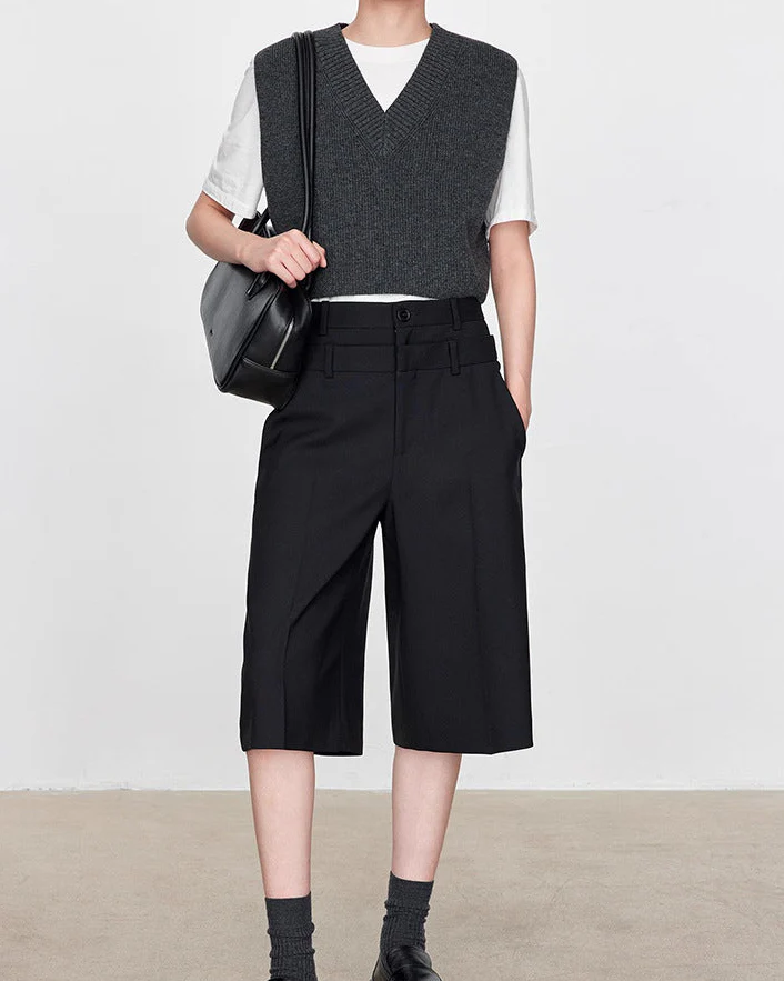 Image of Casual Double-Waisted Five-Quarter Shorts