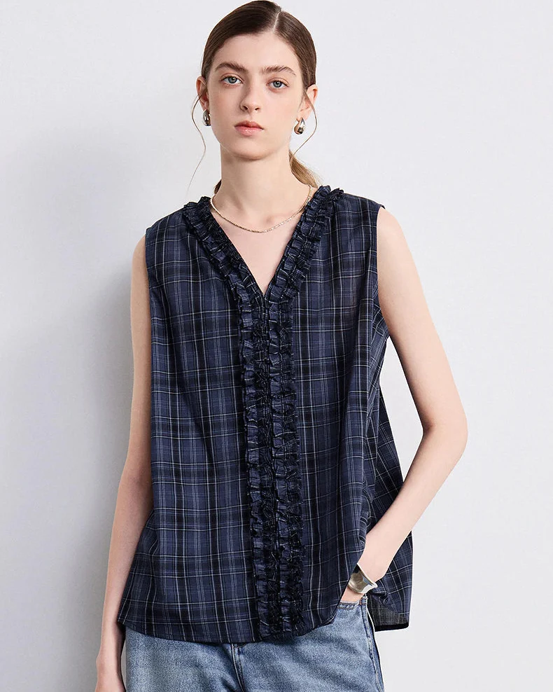 Image of V-Neck Lace Plaid Sleeveless Pullover Top