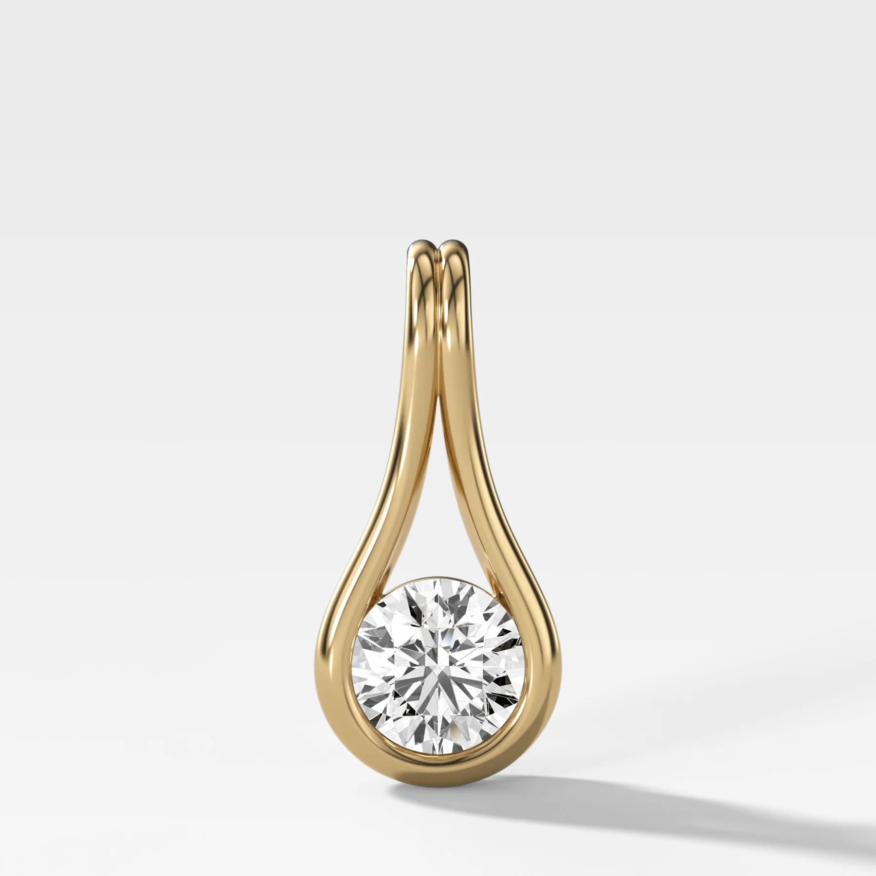 Image of Lasso Round Diamond Pendant