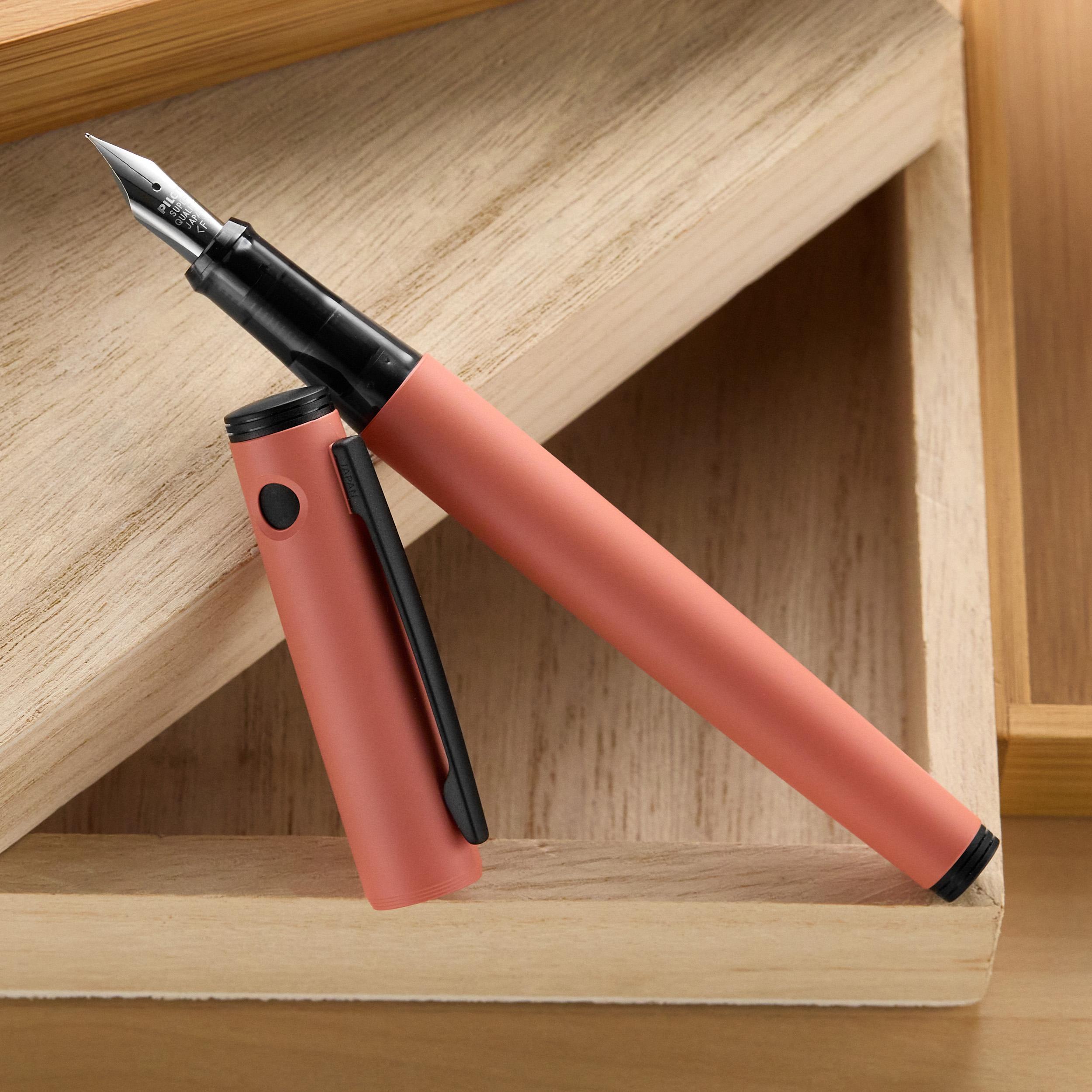 Pilot Explorer Coral Matte