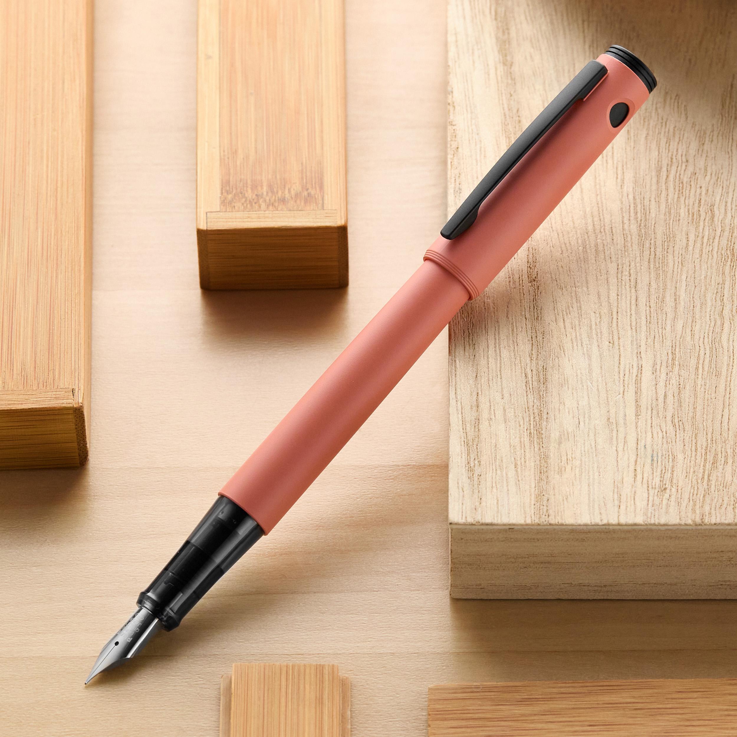 Pilot Explorer Coral Matte