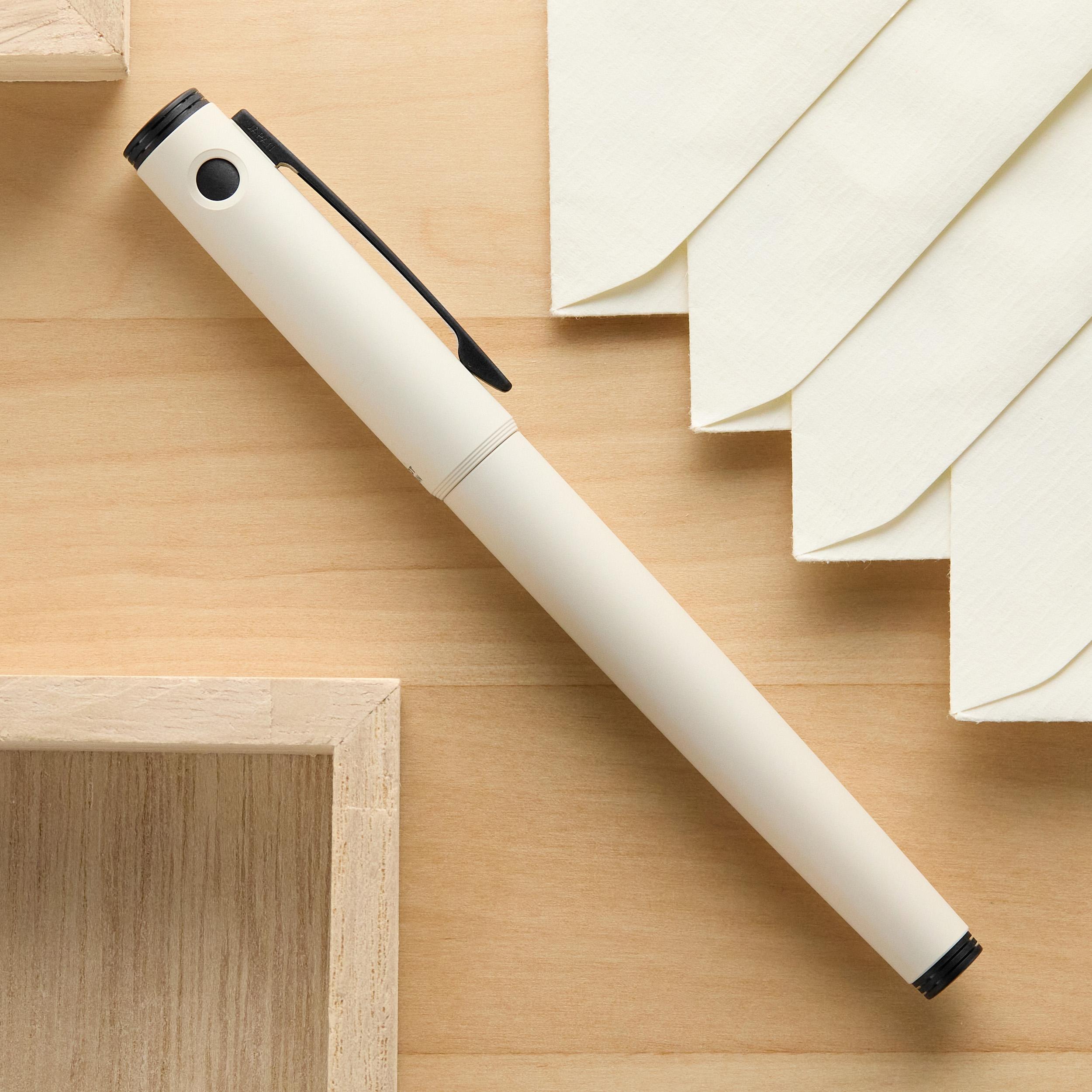 Pilot Explorer Ivory Matte