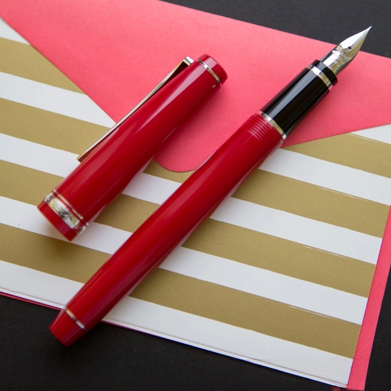 Pilot Falcon Red