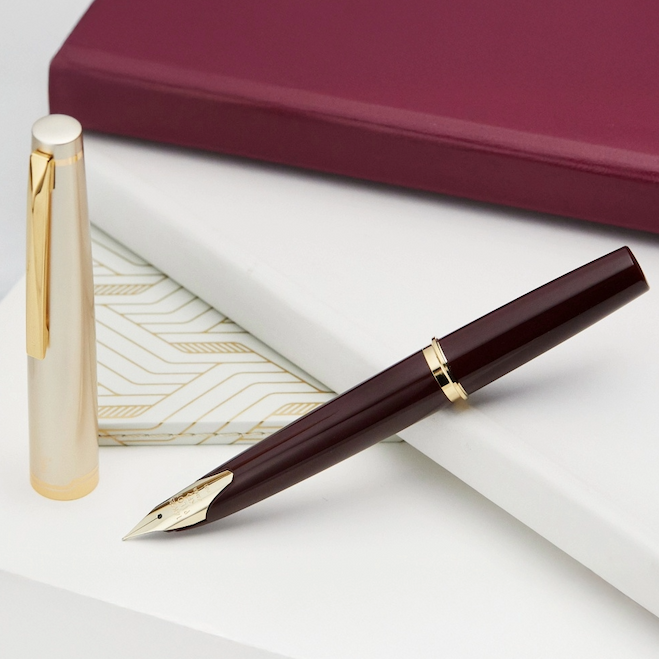 Pilot E95s Fountain Pen - Burgundy/Ivory