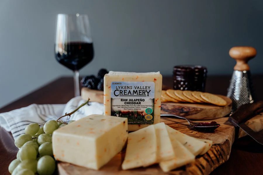 Image of Raw Grass-Fed Jalapeno Cheese - 10.5 oz.
