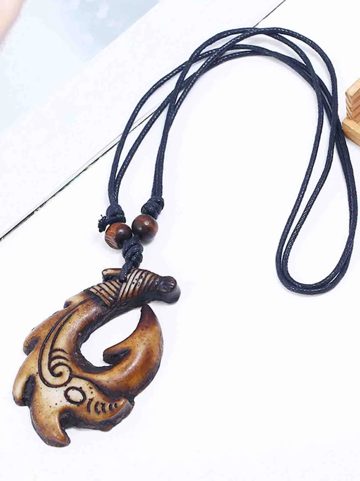Image of Mens Vintage Plain Resin Fishbone Necklace