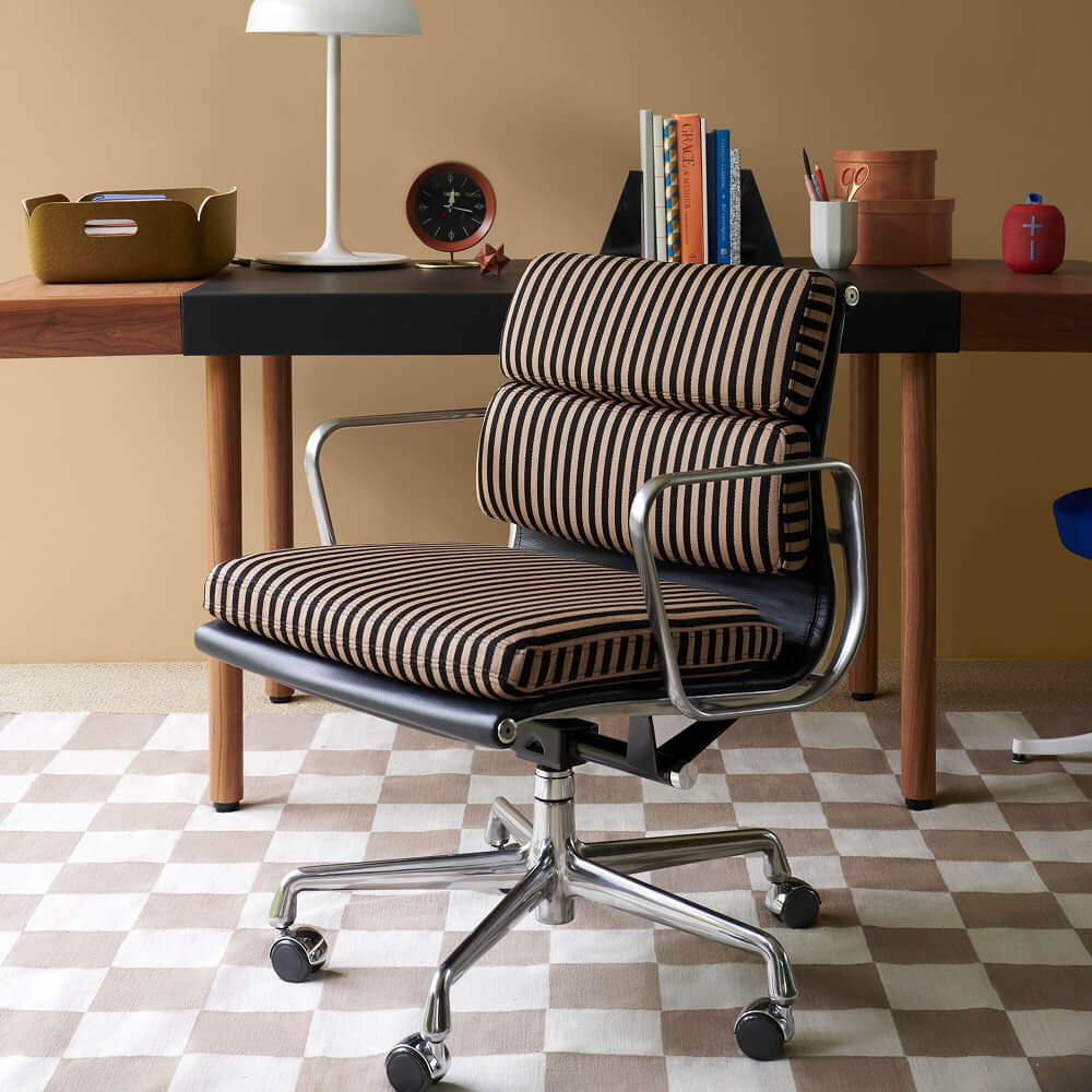 View Eames Soft Pad Chair
