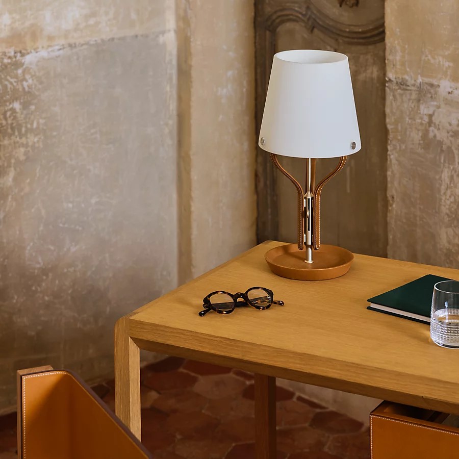 image of the Harnais table lamp