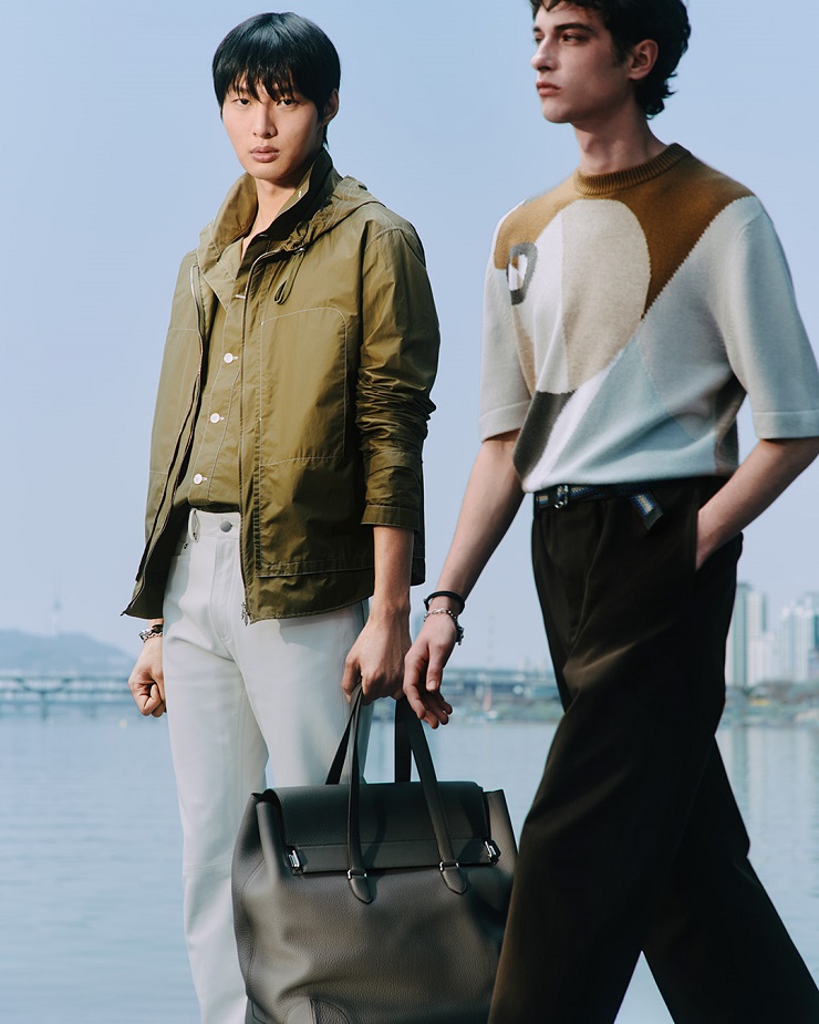 Image look from Seoul runway show 