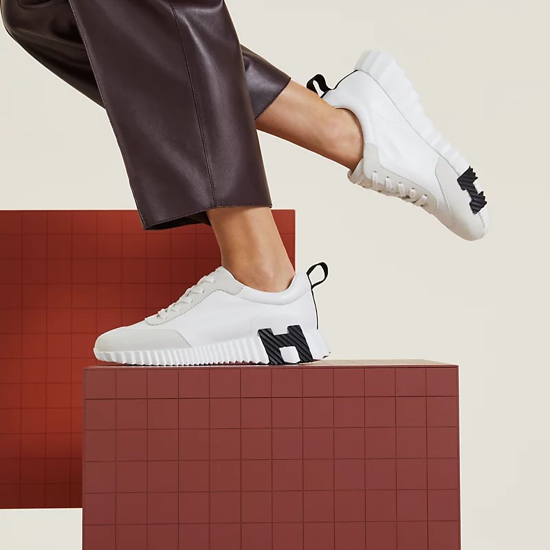 image of a Bouncing sneaker