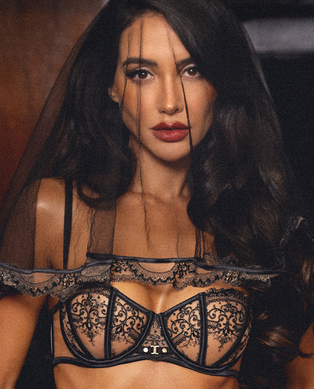 gabrielle-veil-black