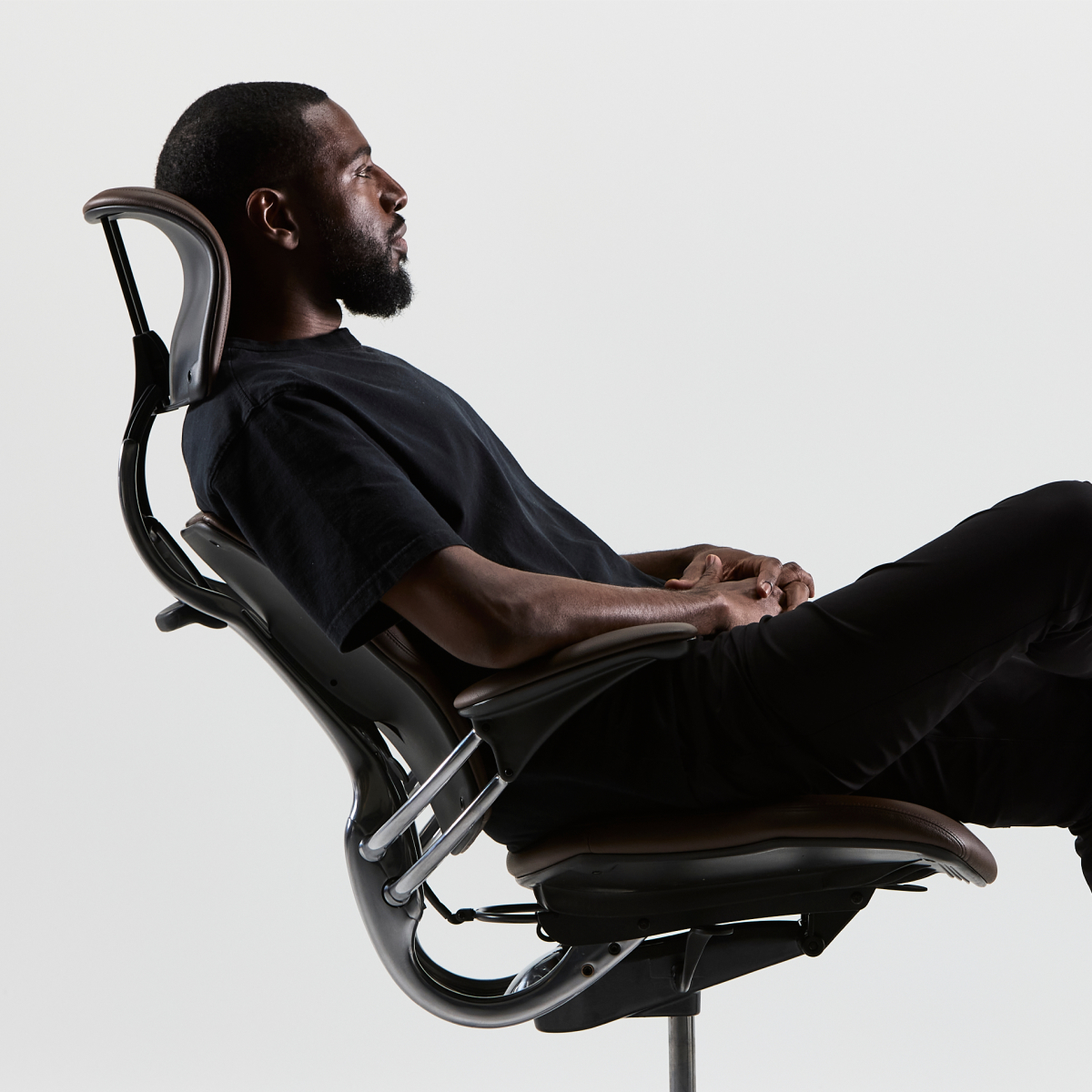 Gravity Mechanism | A revolutionary counterbalance. When your own bodyweight adjusts the recline tension, you get a chair perfectly tuned to you.