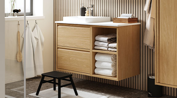 Oak ÄNGSJÖN bathroom vanity with BACKSJÖN sink.