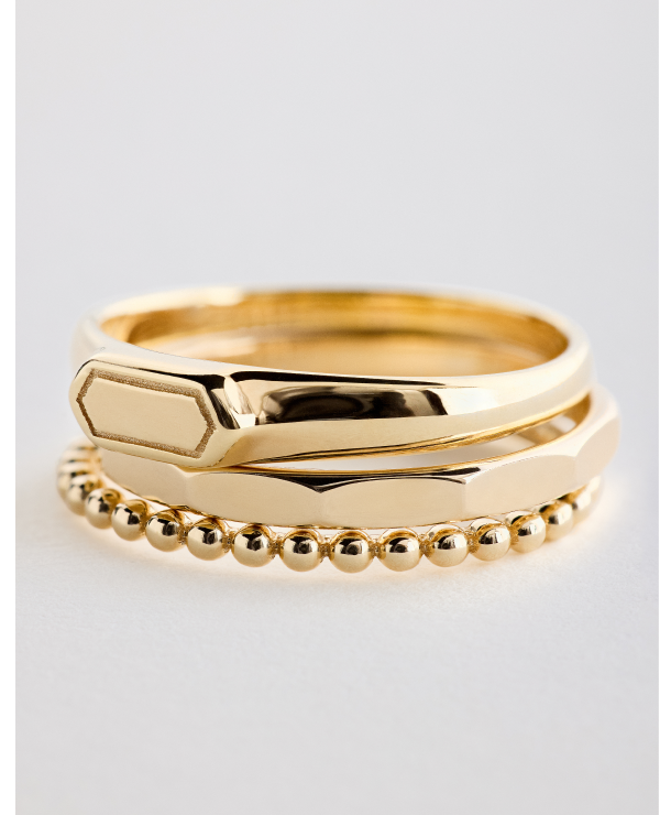 Expertly-Cut Diamonds and Luxurious Gold Jewelry