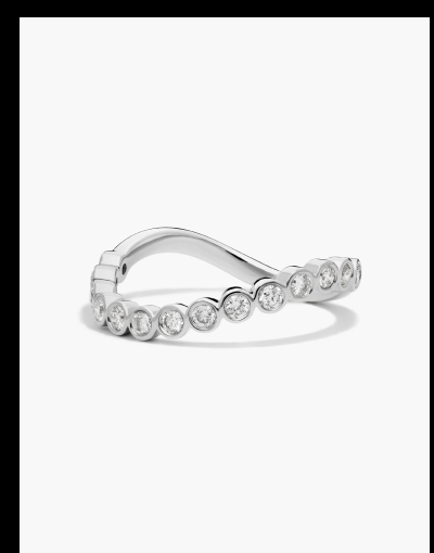Make waves with our unique collection of engagement and wedding rings.