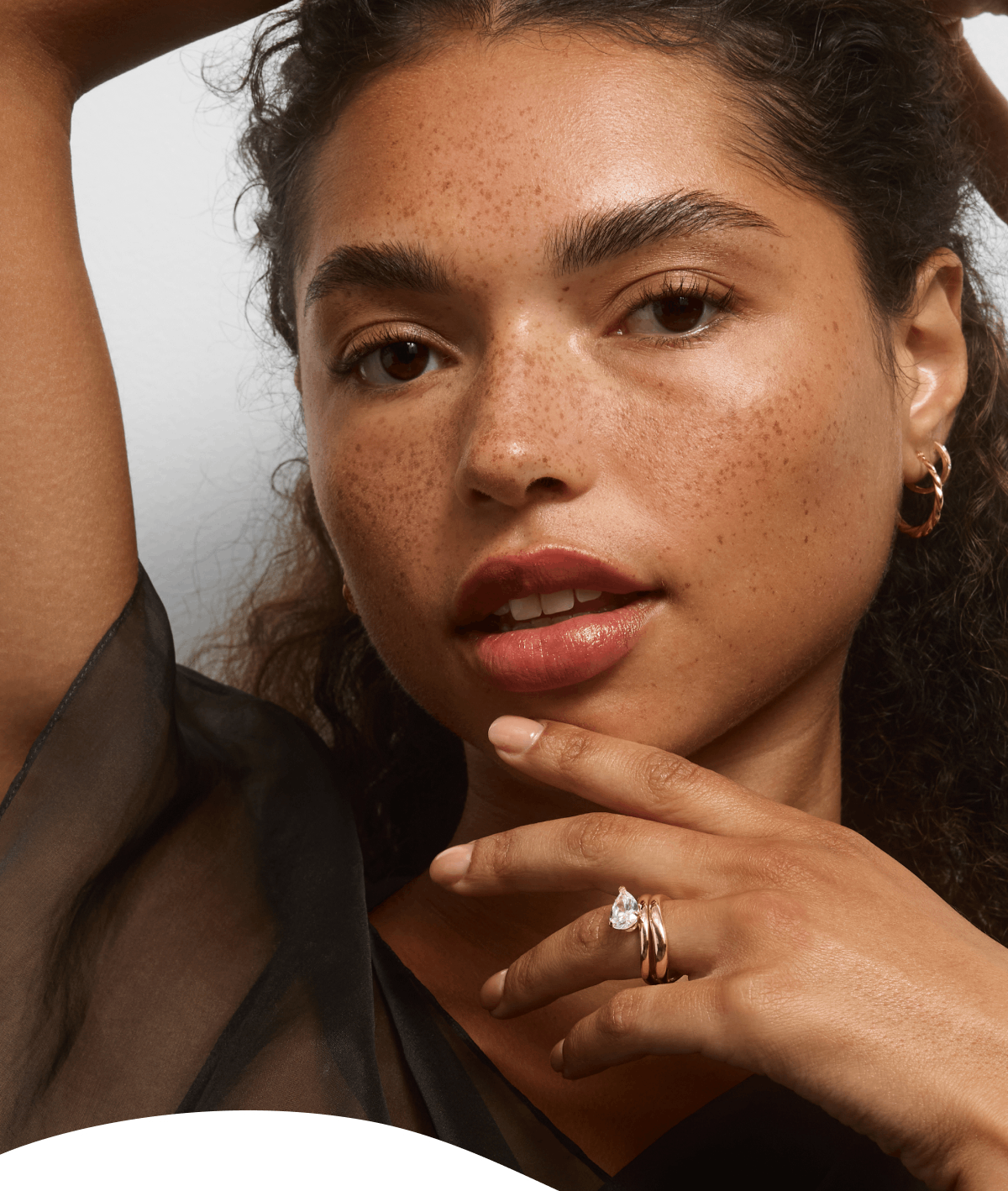 Discover our newest engagement and wedding rings with our Sculptural Waves collection.