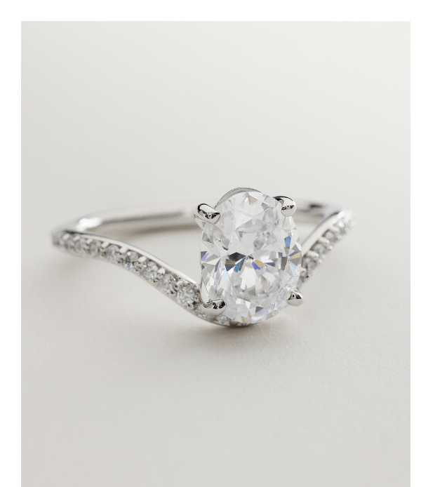 Rings sculpted by motion, made for a timeless wedding and engagement style.