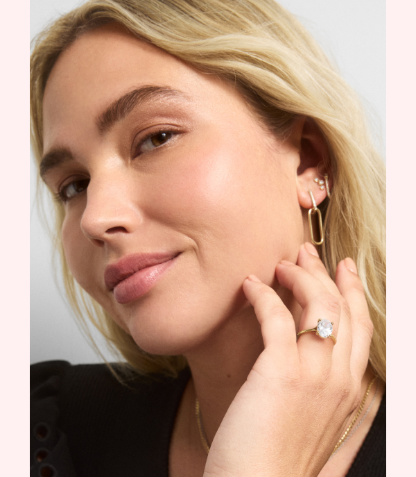 From setting to stone, design a one-of-a-kind engagement ring.