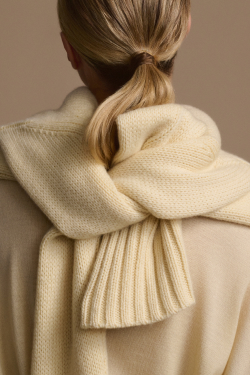Cropped Cashmere Jet Turtleneck