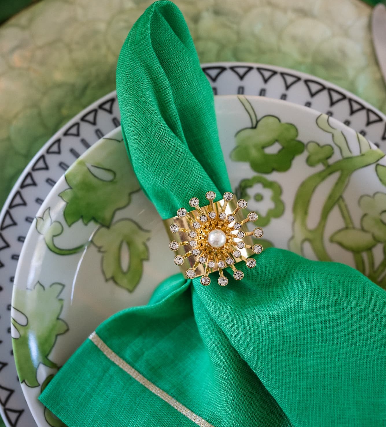 HOLIDAY TABLETOP