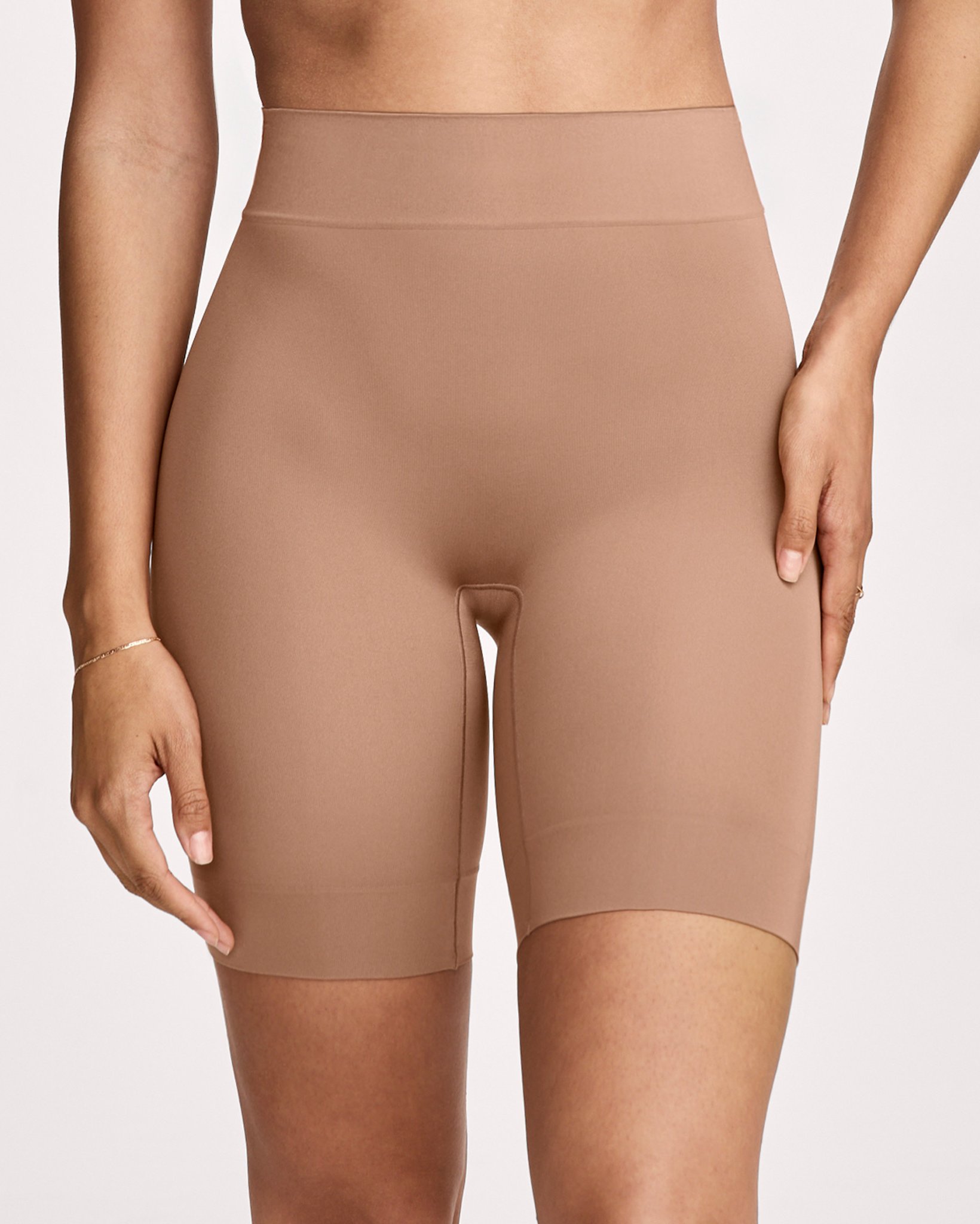 Skimmies® Seamfree® Ultralight Smoothing Mid-Thigh Slipshort
