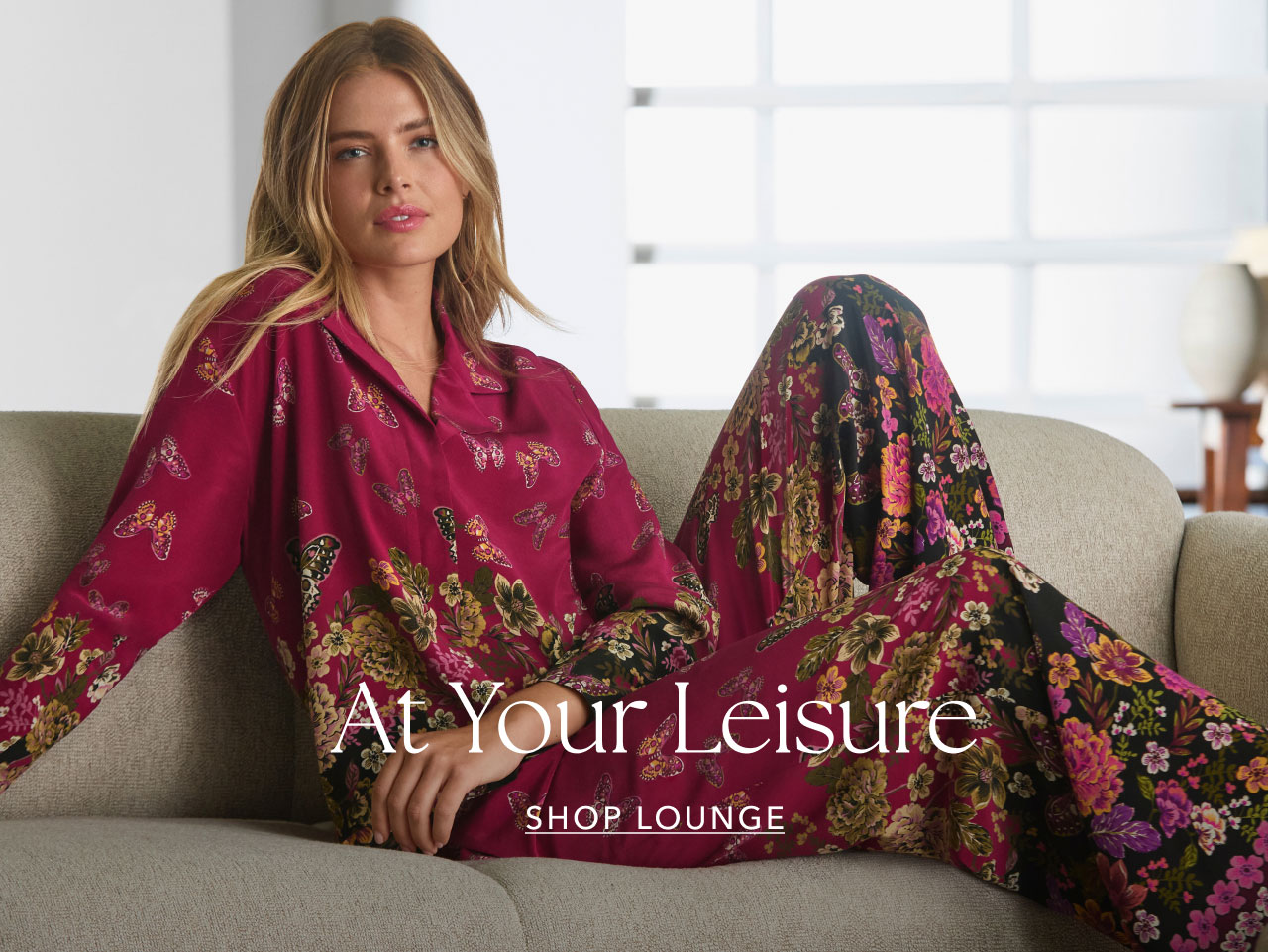 SHOP LOUNGE