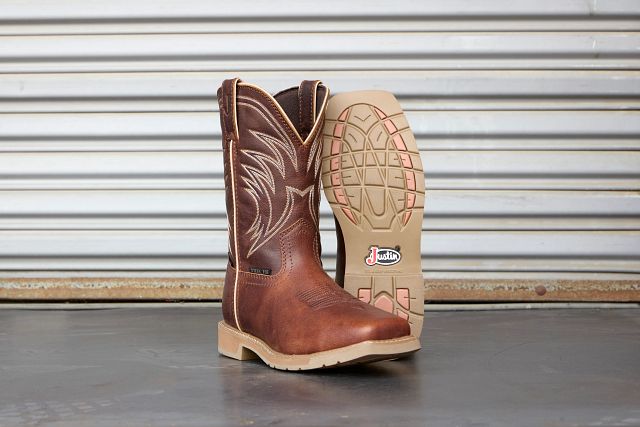 Daywork 11" Steel Toe Waterproof in pecan.