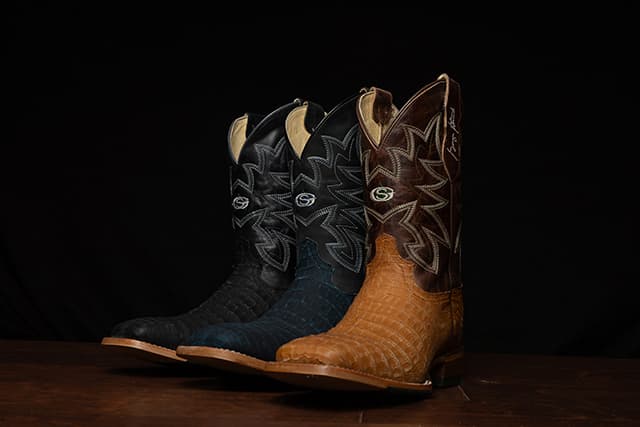 San Antone 11" Caiman in charcaol (black), San Antone 11" Caiman in dusty (blue) and San Antone 11" Caiman in Vintage (tan).