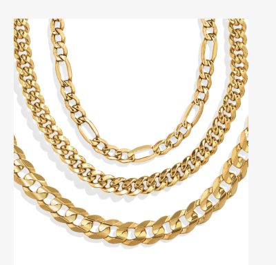 Three layered men’s yellow gold chain necklaces.