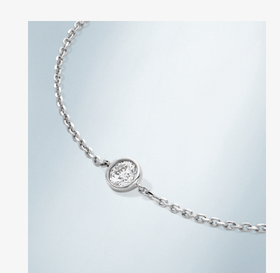 White gold diamond pendant bracelet.