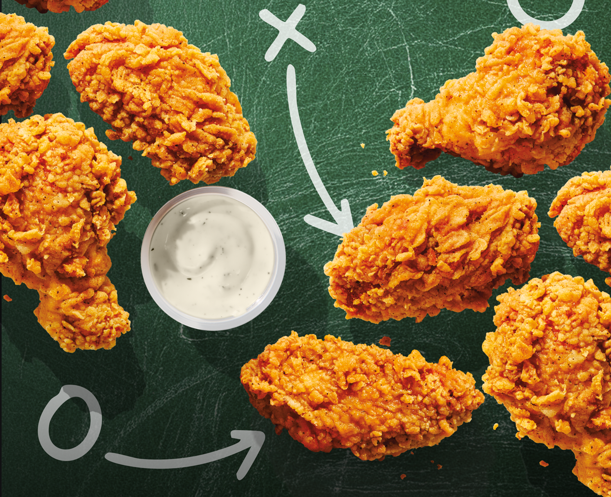 Crispy wings with sauce.