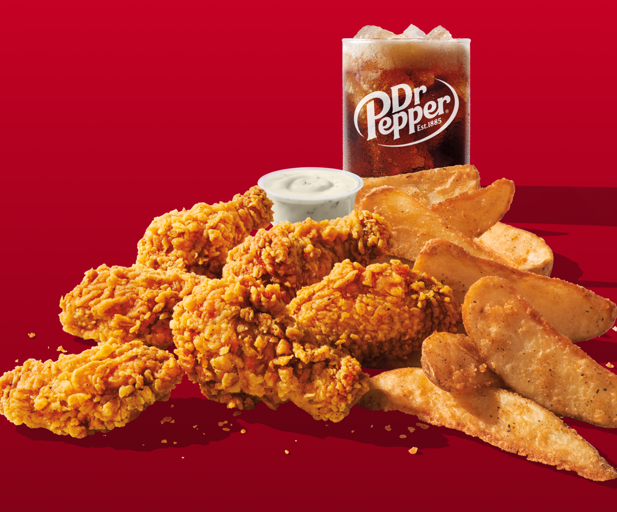 Cruncy wings, crispy potato wedges, sauce and a refreshing Dr. Pepper