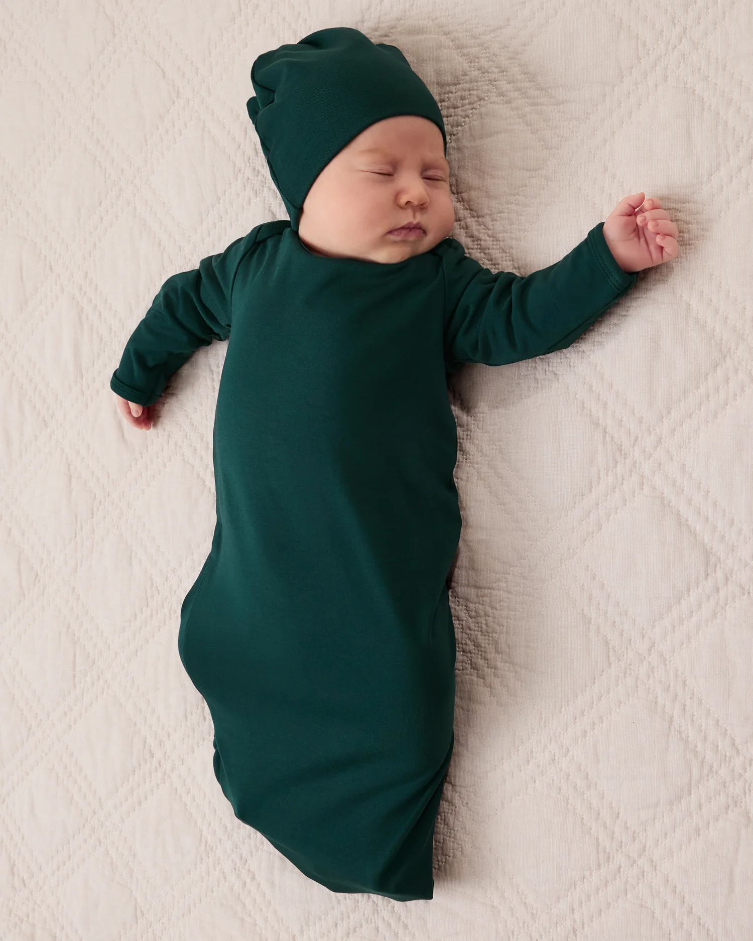 Image of Cozy Bamboo Baby Gown & Hat | Evergreen