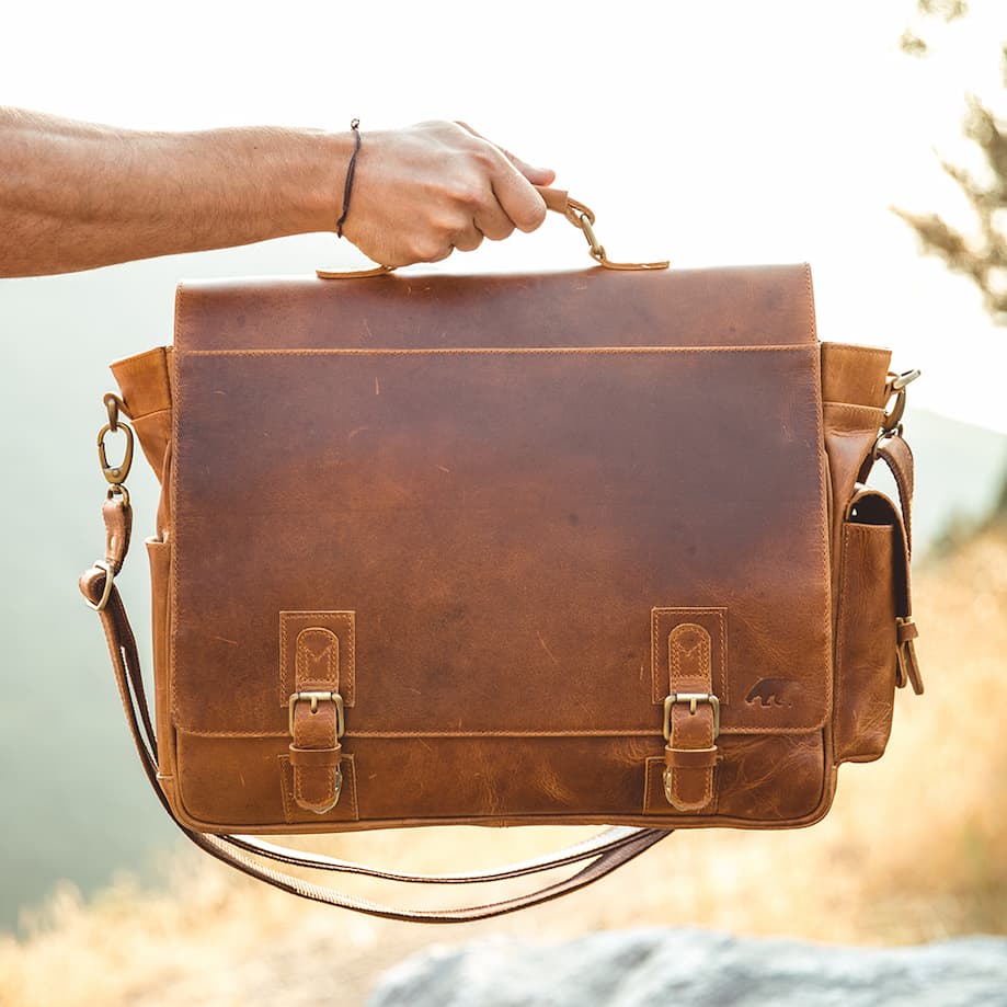 Sitka Leather Messenger in Antique Brown
