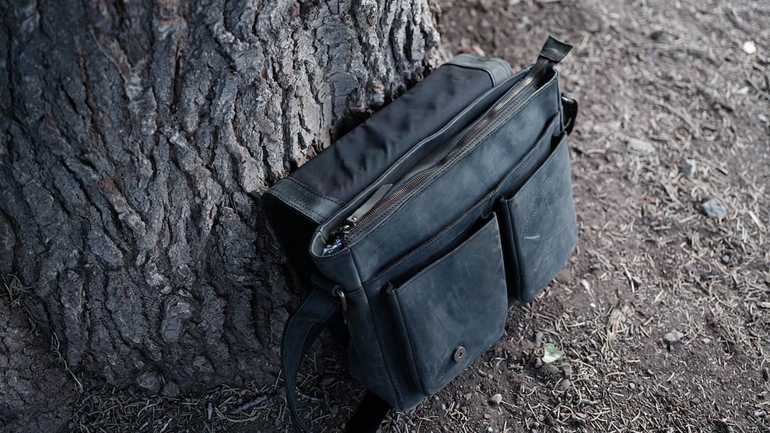 Yukon Leather Messenger
