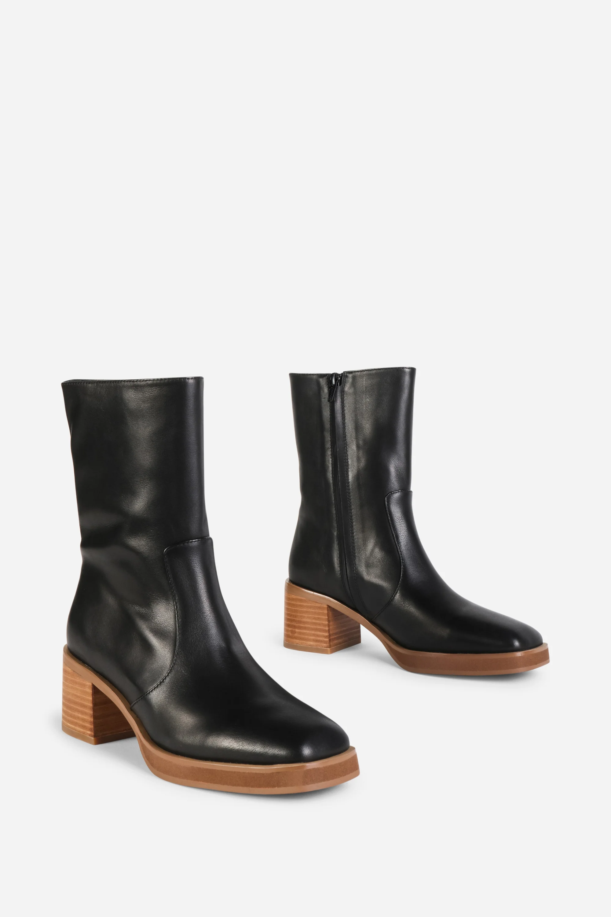 Image of NORFOLK STACKED HEEL ANKLE BOOT