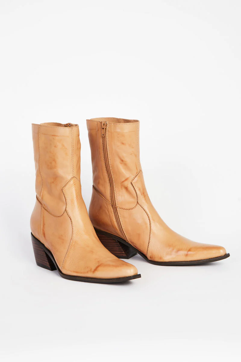 Image of MATTIE HEELED BOOT