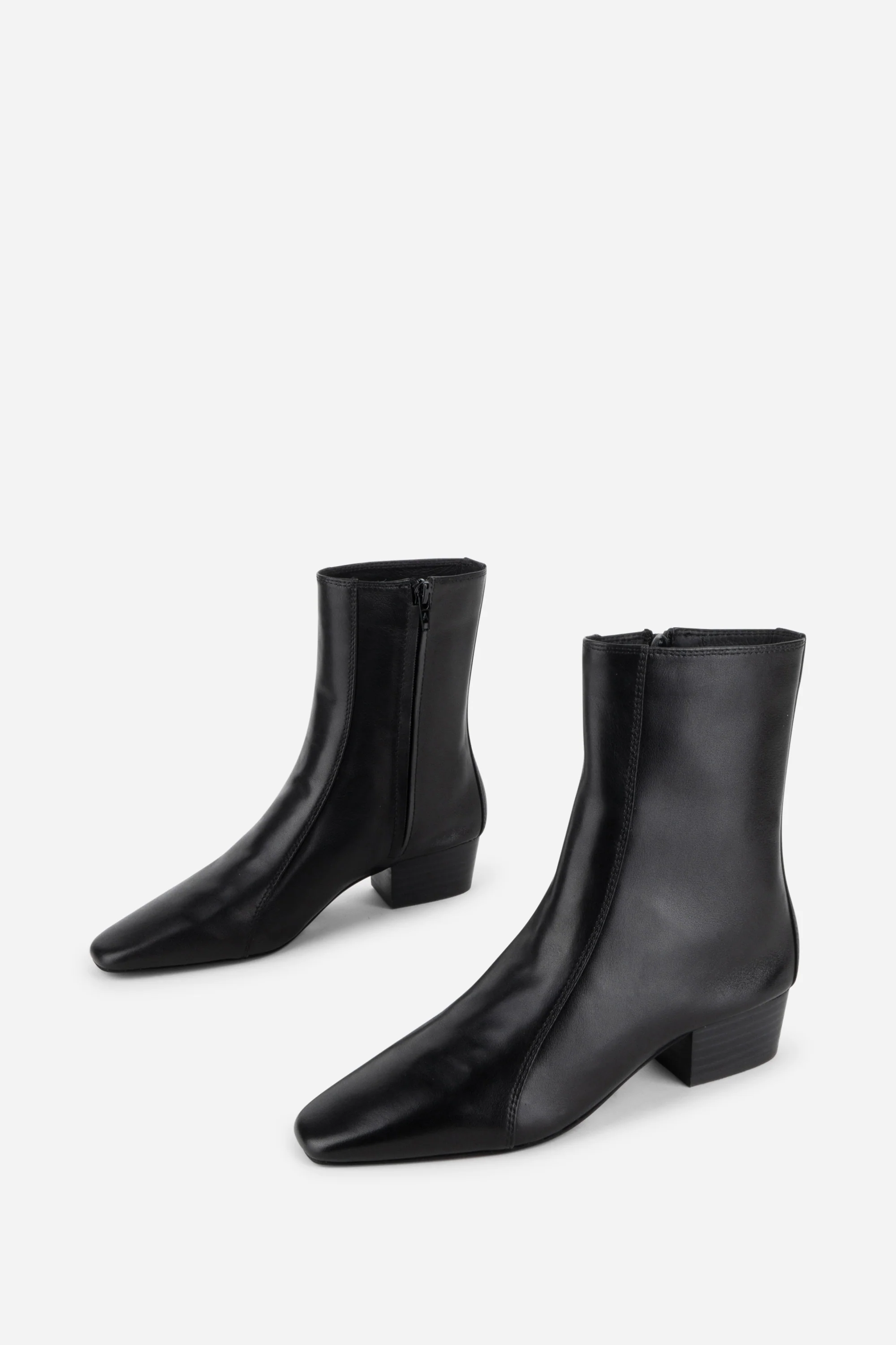 Image of COMBO STRETCH LEATHER ANKLE BOOT
