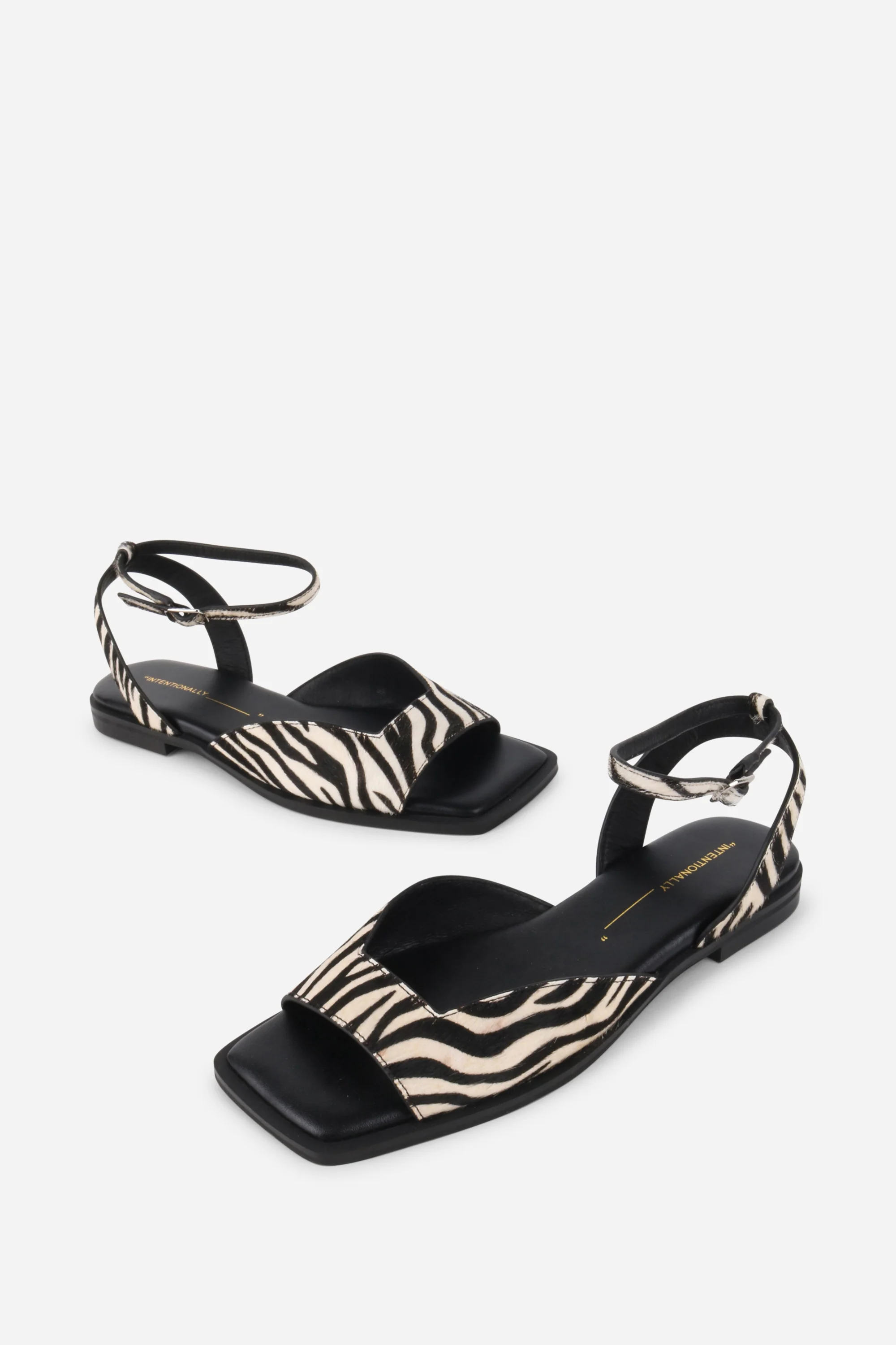 Image of DIVE COWHIDE SQUARE TOE SANDAL