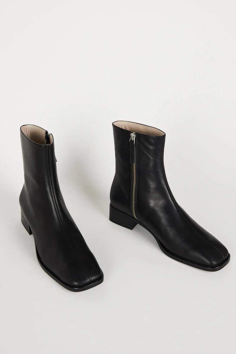 Image of TOUR LEATHER BOOT
